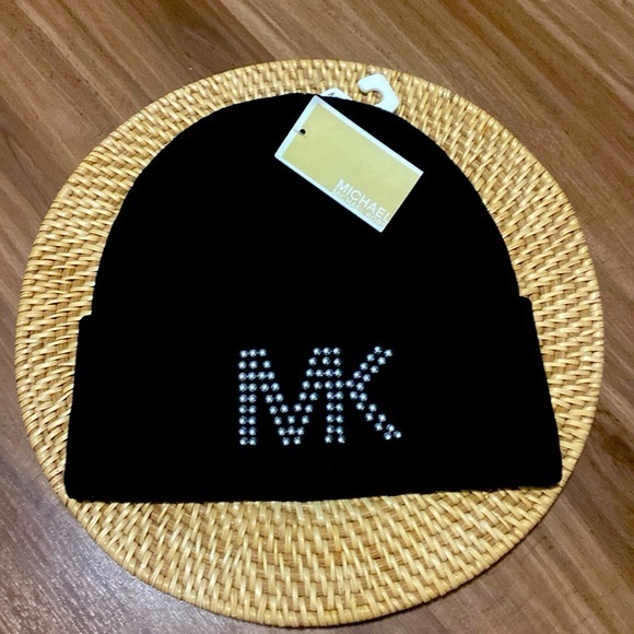NNWT Micheal Kors Studded MK Beannie Hat 1 size - Picture 1 of 4